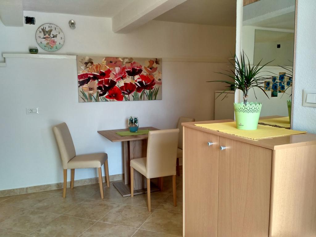 Apartment Igraliste Mirakul Seget Vranjica Exterior foto